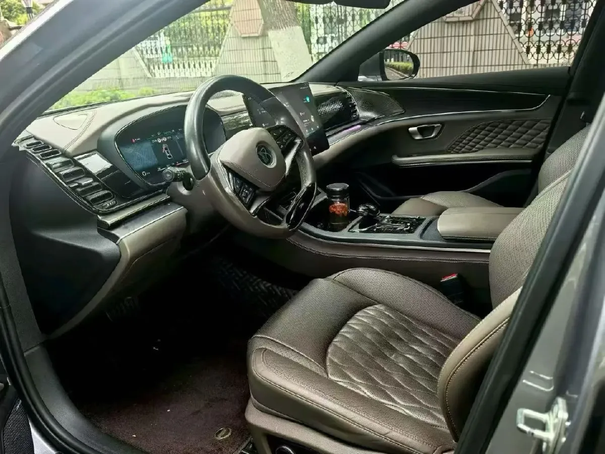 2022 Volkswagen Tiguan L 2.0T 186HP L4 7DCT,autocango,china used car exporter,china ev exporter,chinese used car exporter,chinese used ev exporter