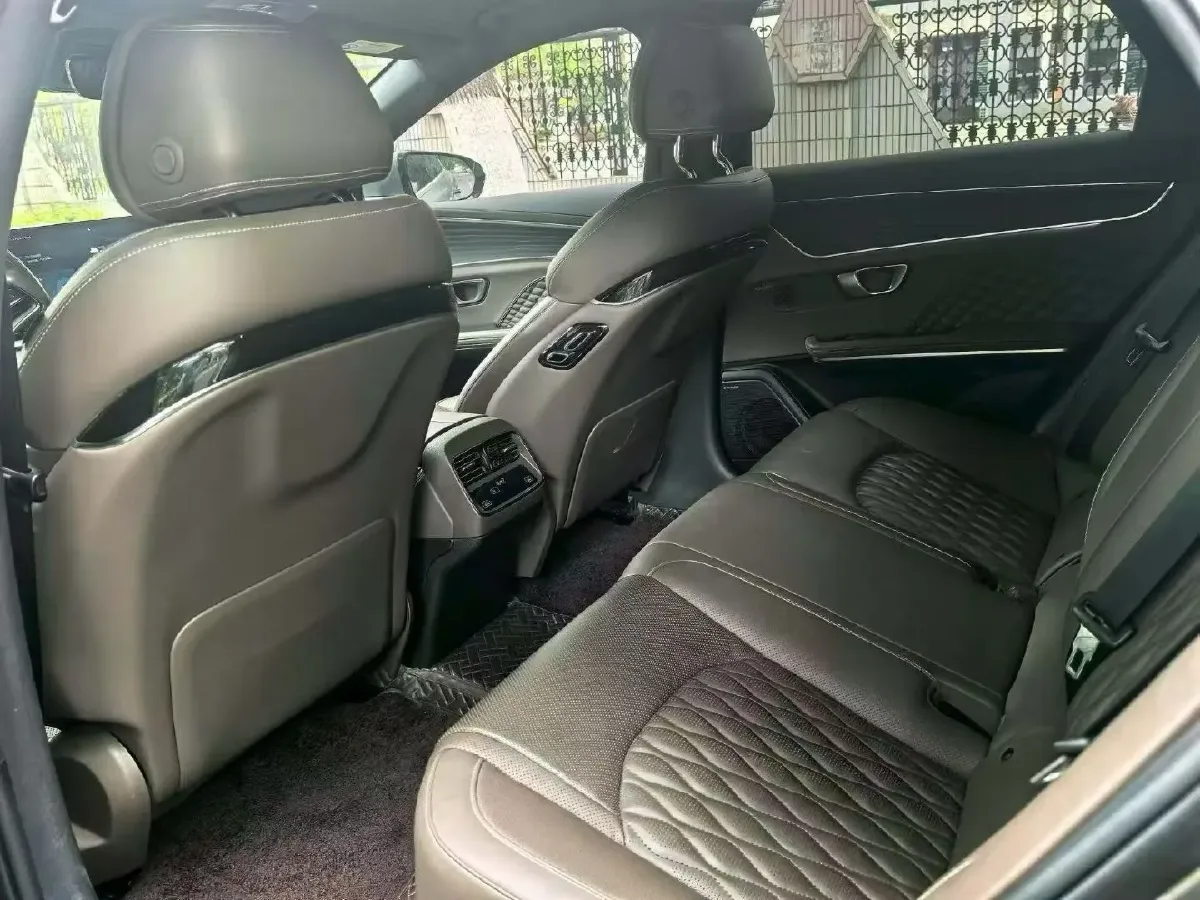 2022 Volkswagen Tiguan L 2.0T 186HP L4 7DCT,autocango,china used car exporter,china ev exporter,chinese used car exporter,chinese used ev exporter