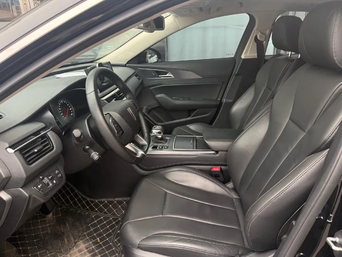 2022 HongQi H5 1.8T 197HP L4 6AT,autocango,china used car exporter,china ev exporter,chinese used car exporter,chinese used ev exporter