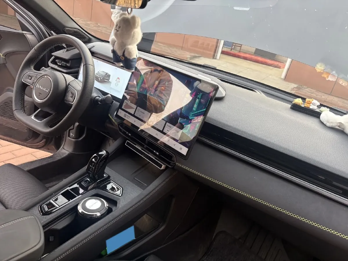 2025 LYNK&CO 03 1.5T 181HP L4 7DCT,autocango,china used car exporter,china ev exporter,chinese used car exporter,chinese used ev exporter