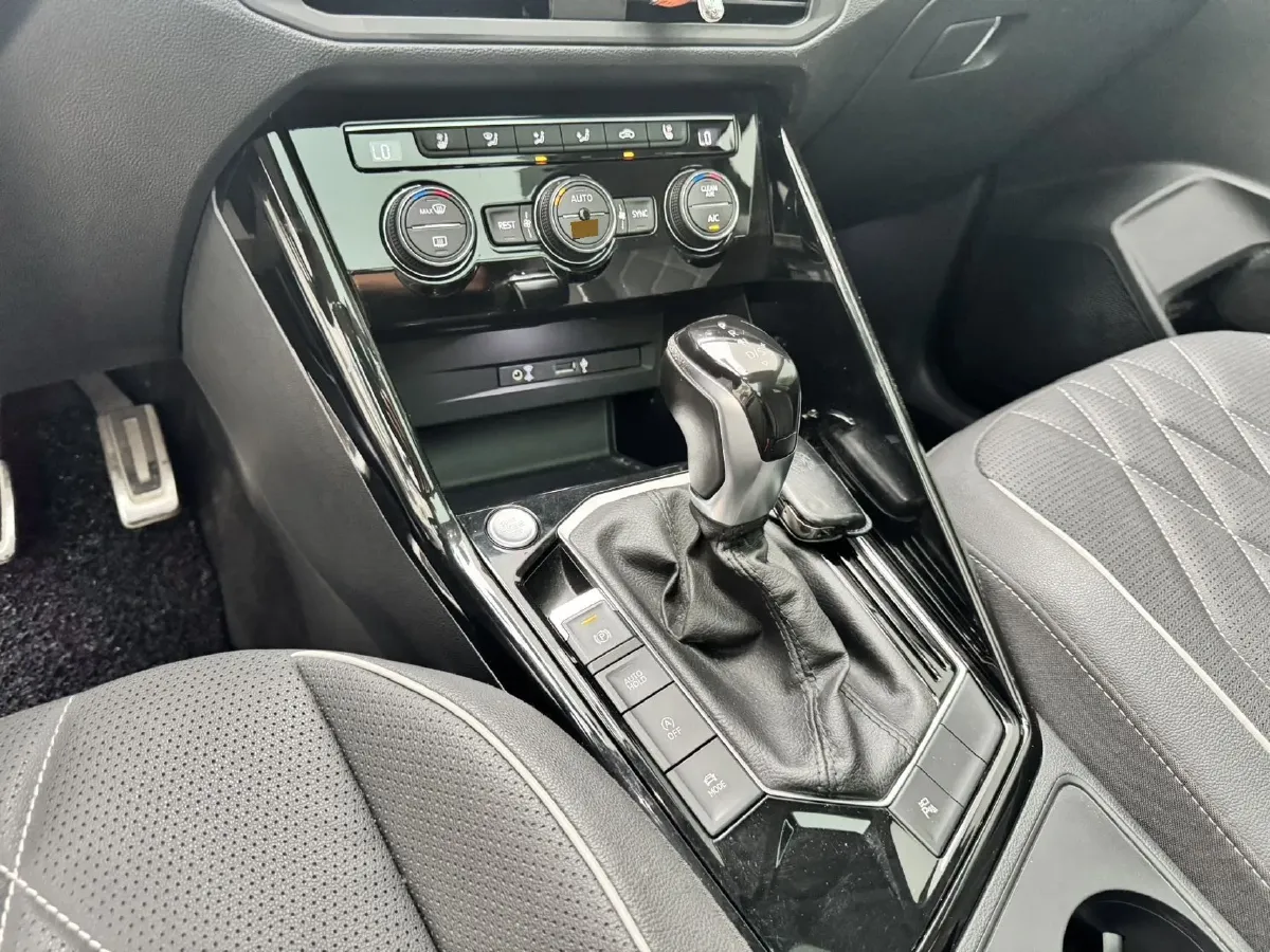 2019 Volkswagen Tayron 2.0T 186HP L4 7DCT,autocango,china used car exporter,china ev exporter,chinese used car exporter,chinese used ev exporter