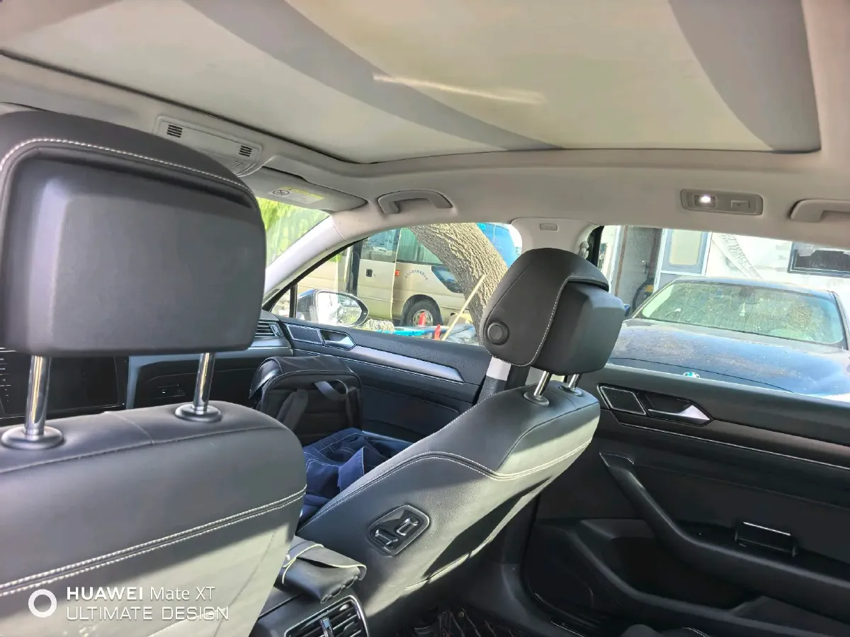 2020 Volkswagen Magotan 2.0T 220HP L4 7DCT,autocango,china used car exporter,china ev exporter,chinese used car exporter,chinese used ev exporter