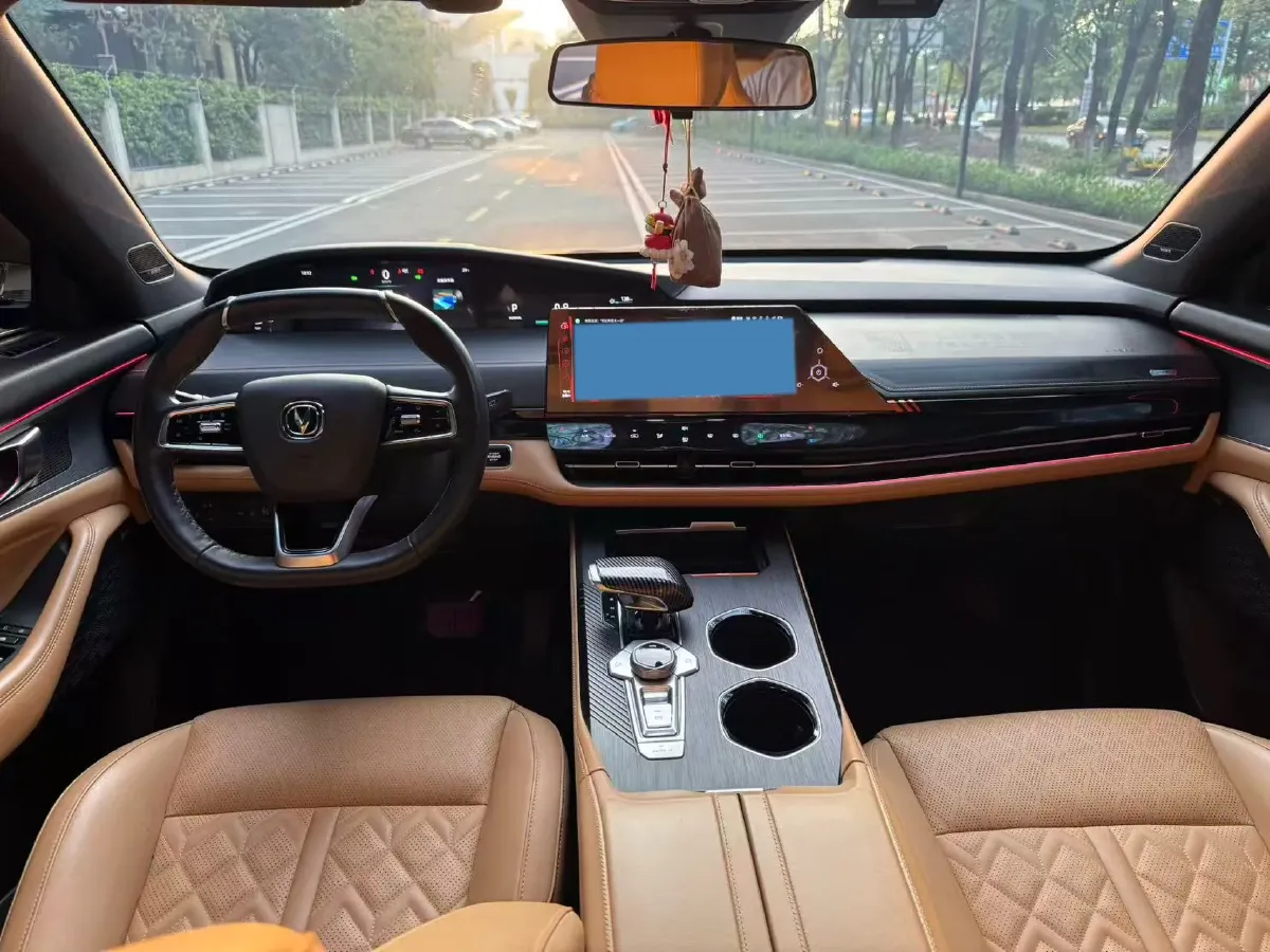 2021 ChangAn UNI-K 2.0T 233HP L4 8AT,autocango,china used car exporter,china ev exporter,chinese used car exporter,chinese used ev exporter