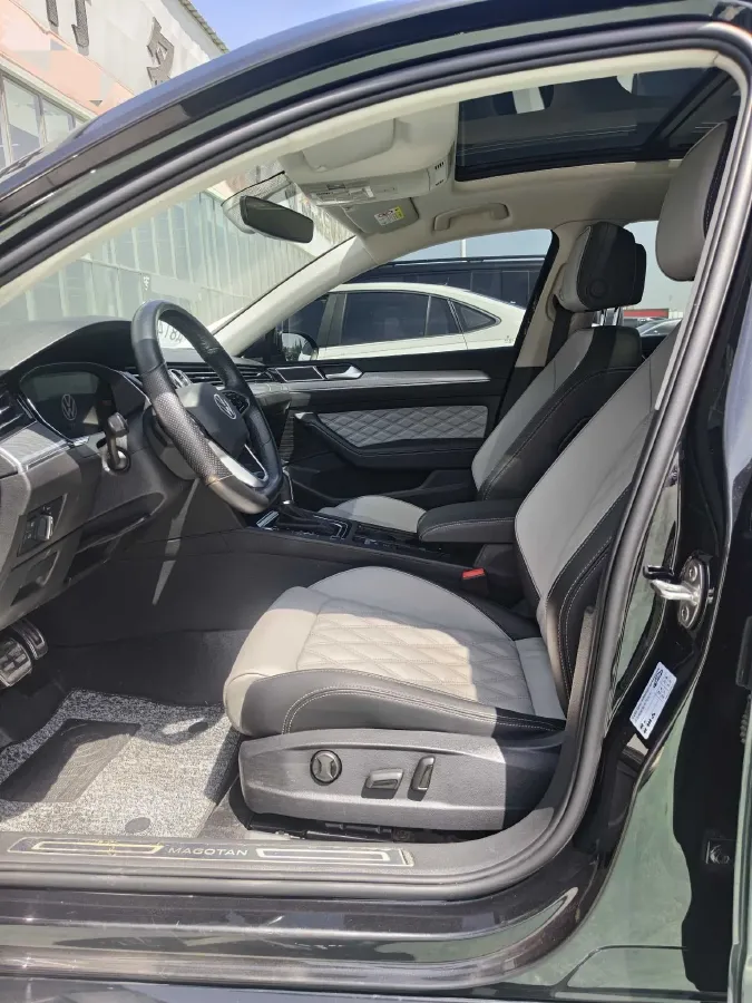 2023 Volkswagen Magotan 2.0T 186HP L4 7DCT,autocango,china used car exporter,china ev exporter,chinese used car exporter,chinese used ev exporter