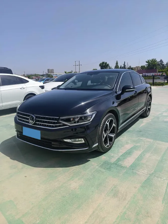2023 Volkswagen Magotan 2.0T 186HP L4 7DCT,autocango,china used car exporter,china ev exporter,chinese used car exporter,chinese used ev exporter