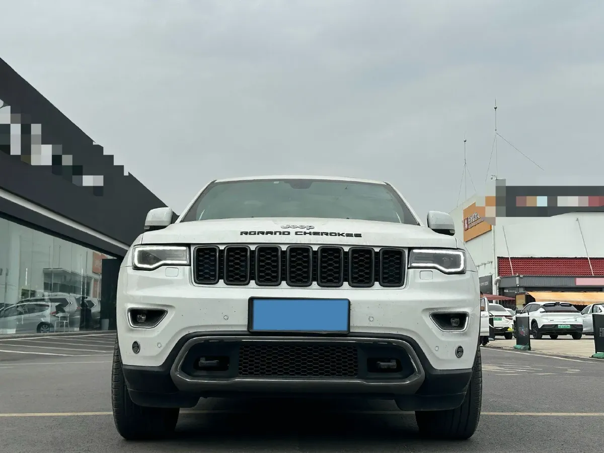 2017 Jeep Grand Cherokee 3.0L 234HP V6 8AT,autocango,china used car exporter,china ev exporter,chinese used car exporter,chinese used ev exporter