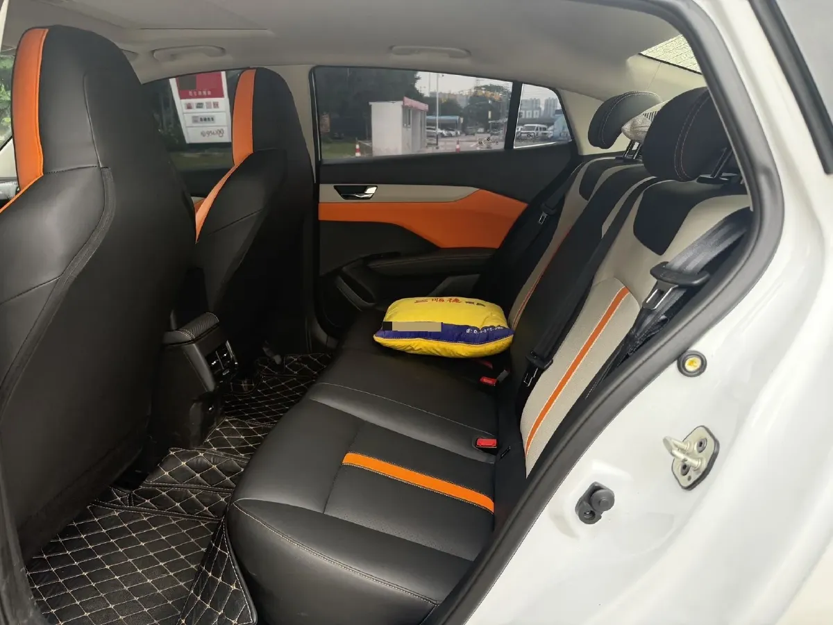 2023 DongFeng Aeolus YiXuan 1.5L 125HP L4 6DCT,autocango,china used car exporter,china ev exporter,chinese used car exporter,chinese used ev exporter