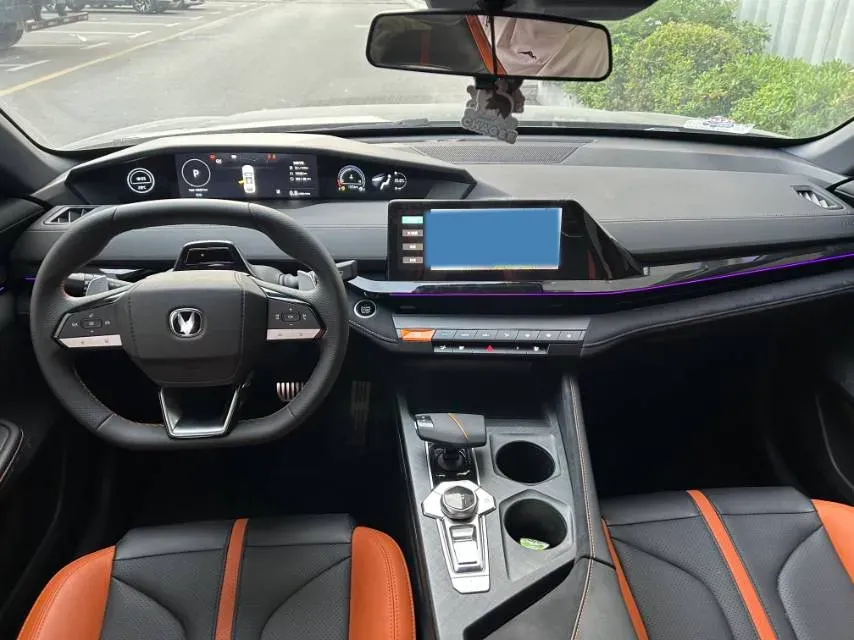 2024 ChangAn UNI-V 1.5T 188HP L4 7DCT,autocango,china used car exporter,china ev exporter,chinese used car exporter,chinese used ev exporter