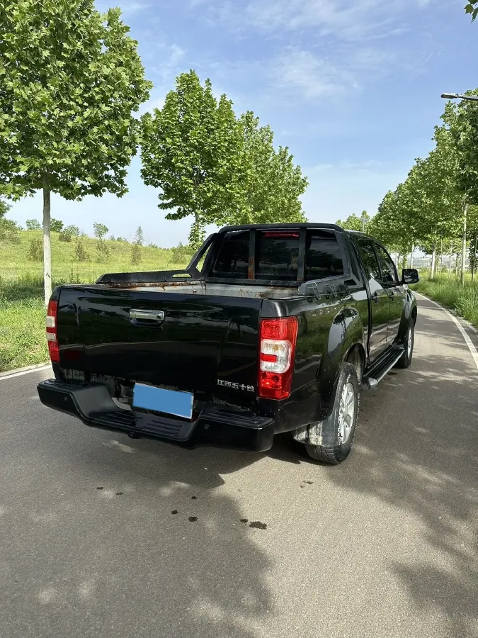 2020 JMC BaoDian 2.5T 140HP L4 5MT,autocango,china used car exporter,china ev exporter,chinese used car exporter,chinese used ev exporter