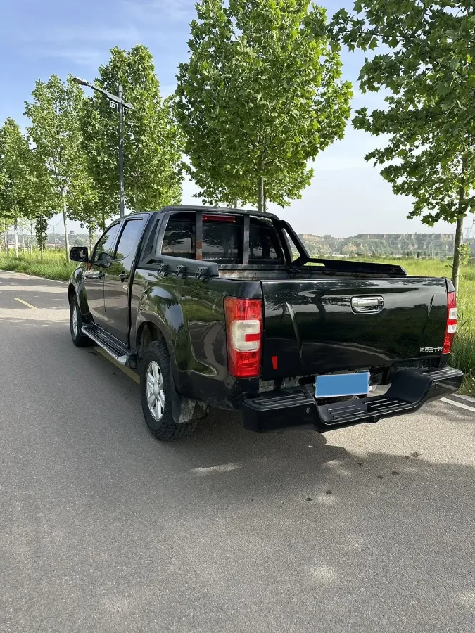 2020 JMC BaoDian 2.5T 140HP L4 5MT,autocango,china used car exporter,china ev exporter,chinese used car exporter,chinese used ev exporter