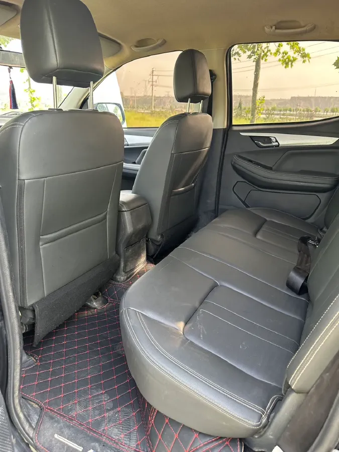 2020 JMC BaoDian 2.5T 140HP L4 5MT,autocango,china used car exporter,china ev exporter,chinese used car exporter,chinese used ev exporter