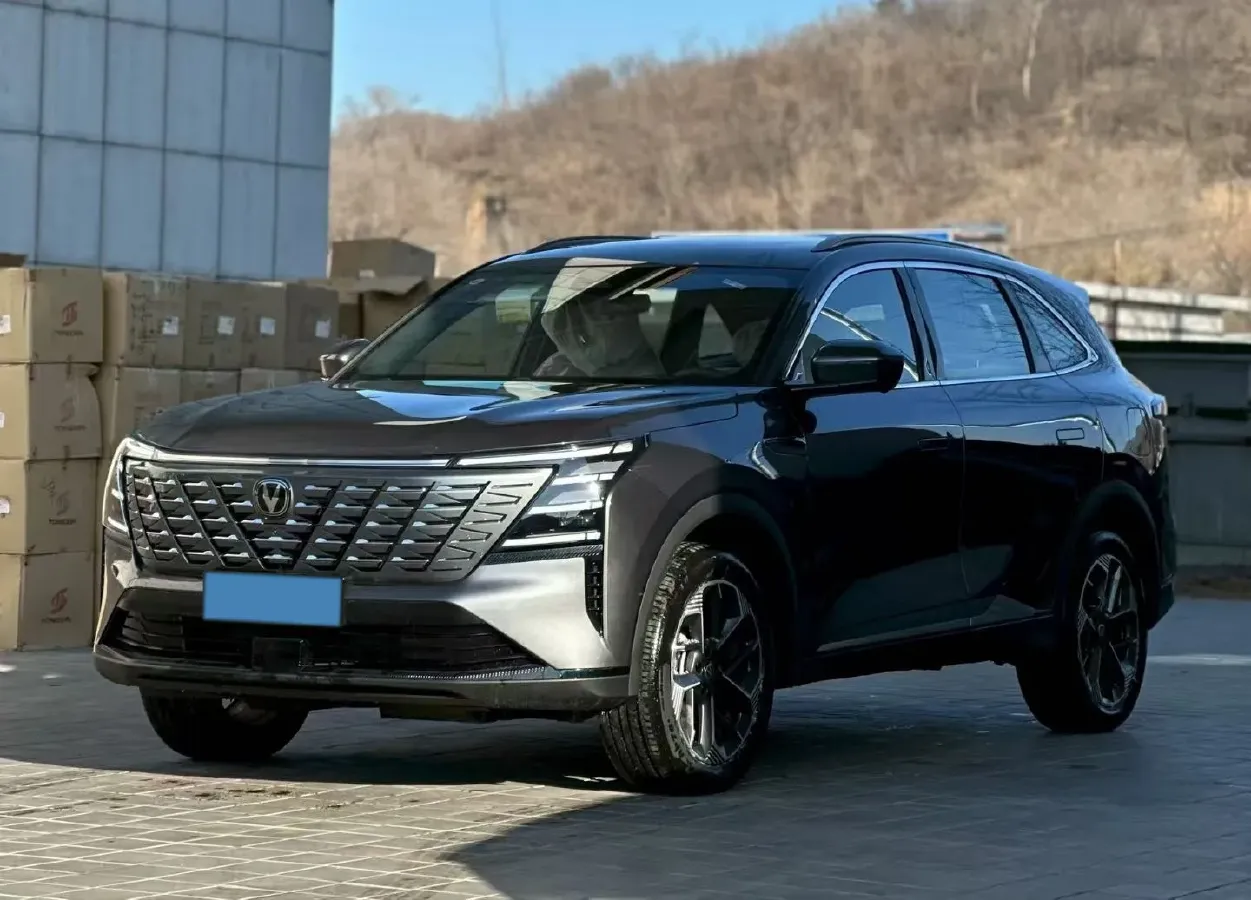 2025 ChangAn CS75 Plus 1.5T 192HP L4 8AT,autocango,china used car exporter,china ev exporter,chinese used car exporter,chinese used ev exporter