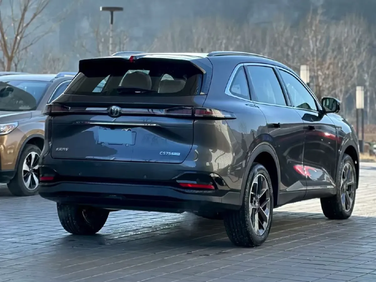 2025 ChangAn CS75 Plus 1.5T 192HP L4 8AT,autocango,china used car exporter,china ev exporter,chinese used car exporter,chinese used ev exporter