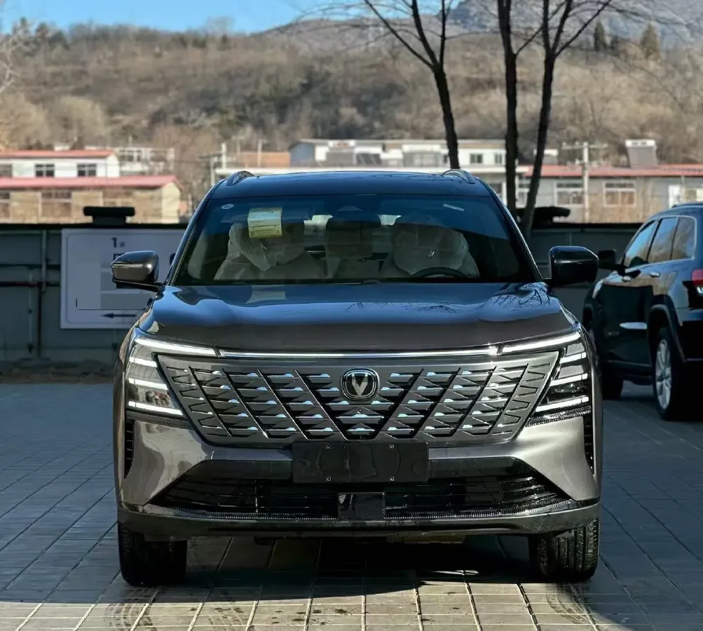 2025 ChangAn CS75 Plus 1.5T 192HP L4 8AT,autocango,china used car exporter,china ev exporter,chinese used car exporter,chinese used ev exporter