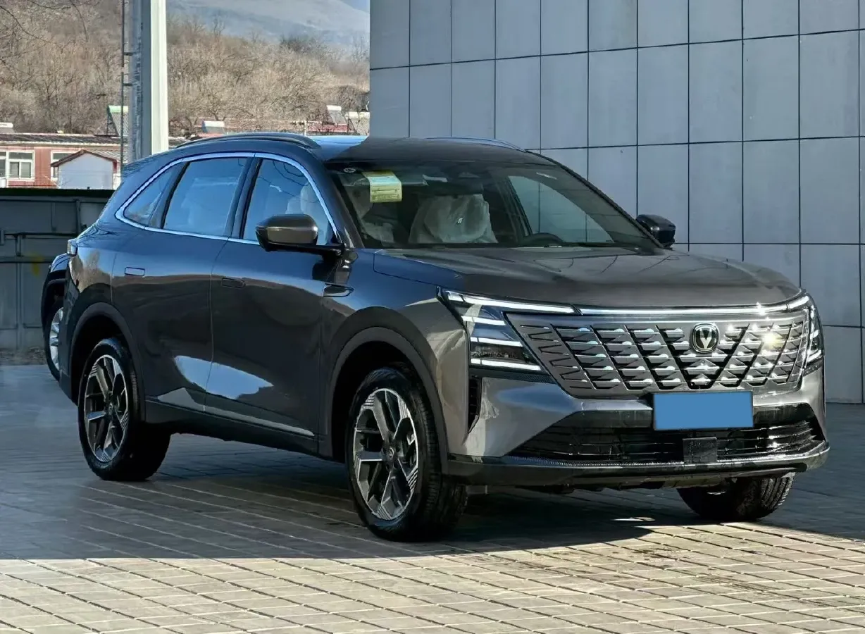 2025 ChangAn CS75 Plus 1.5T 192HP L4 8AT,autocango,china used car exporter,china ev exporter,chinese used car exporter,chinese used ev exporter