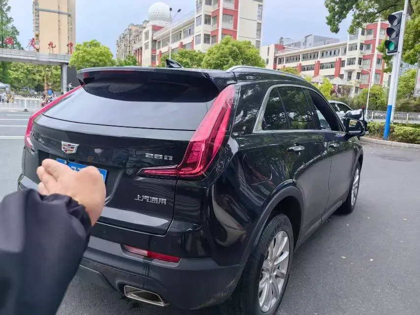 2021 Cadillac XT4 2.0T 237HP L4 9AT,autocango,china used car exporter,china ev exporter,chinese used car exporter,chinese used ev exporter