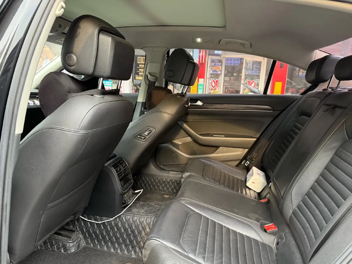 2019 Volkswagen Magotan 2.0T 186HP L4 7DCT,autocango,china used car exporter,china ev exporter,chinese used car exporter,chinese used ev exporter