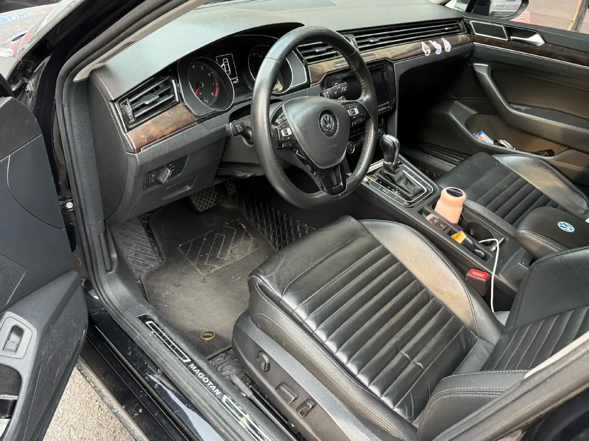 2019 Volkswagen Magotan 2.0T 186HP L4 7DCT,autocango,china used car exporter,china ev exporter,chinese used car exporter,chinese used ev exporter