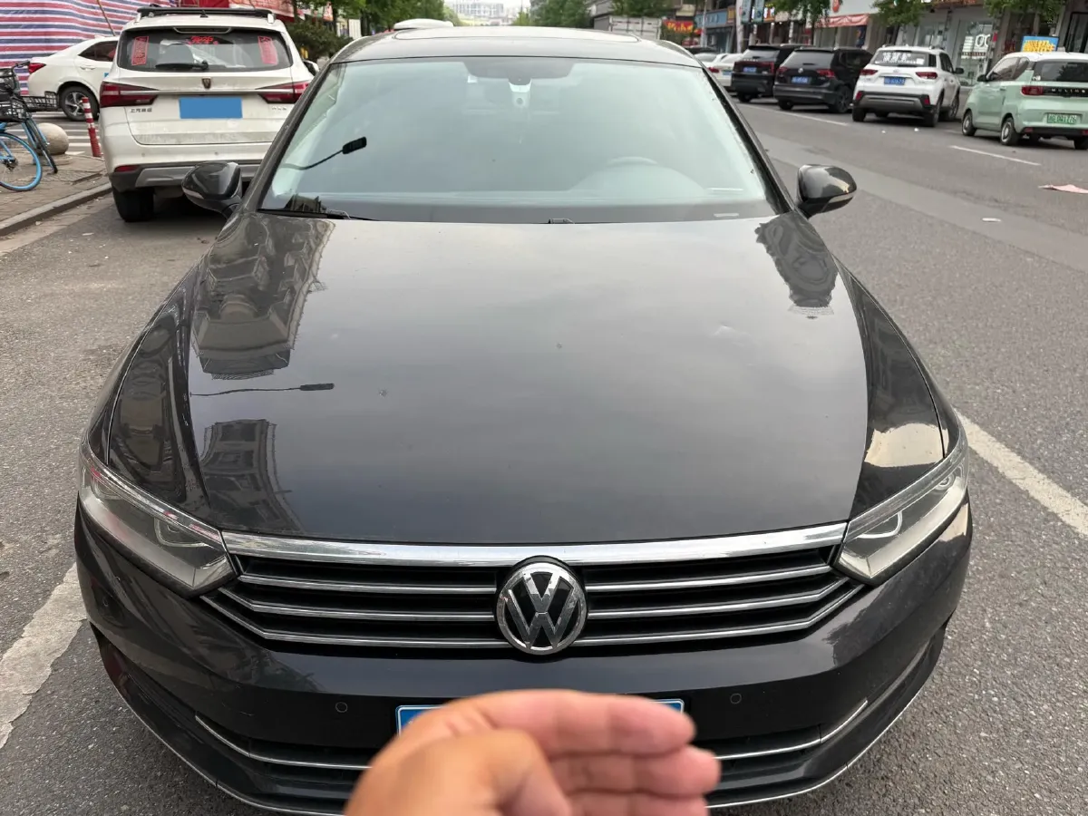 2019 Volkswagen Magotan 2.0T 186HP L4 7DCT,autocango,china used car exporter,china ev exporter,chinese used car exporter,chinese used ev exporter