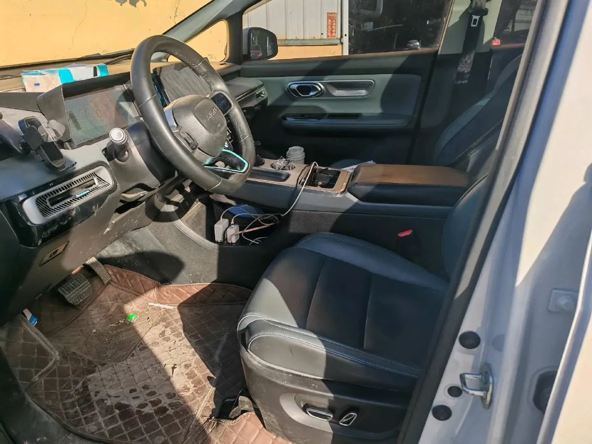 2024 Leapmotor C11 1.5L 95HP L4 REEV 43.74KWH,autocango,china used car exporter,china ev exporter,chinese used car exporter,chinese used ev exporter