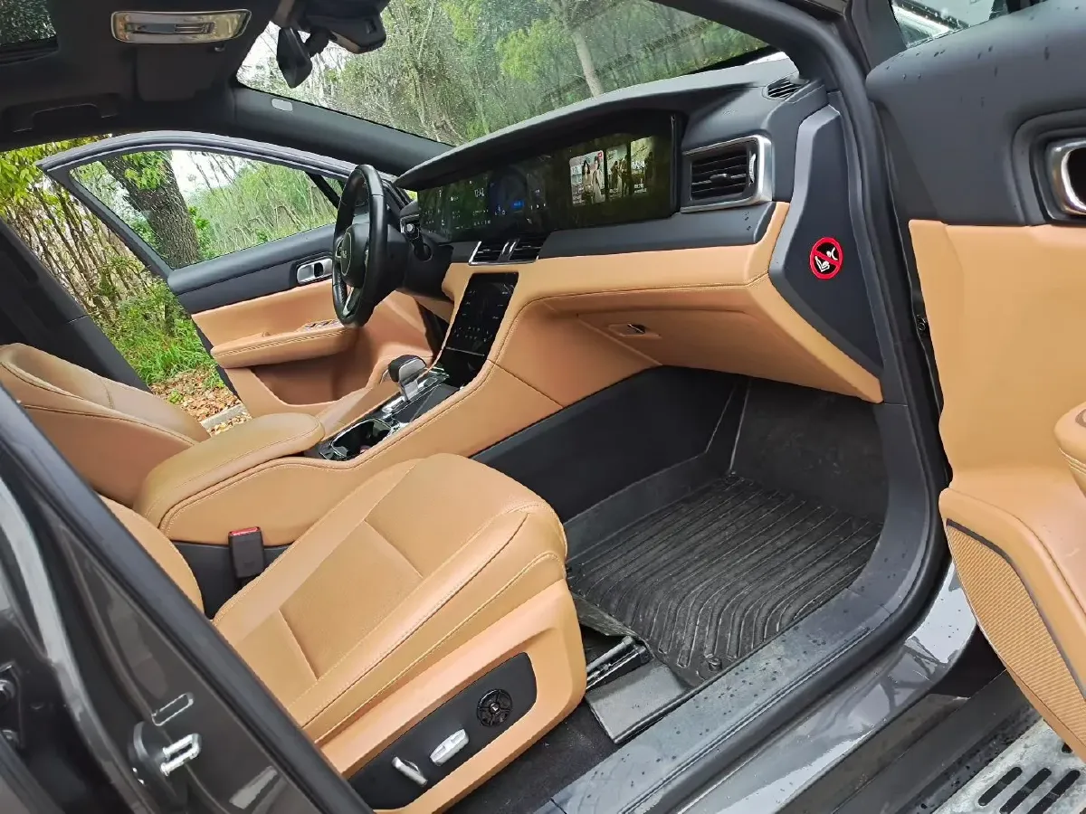 2021 Li ONE Range Extended 131HP REEV 40.5KWH,autocango,china used car exporter,china ev exporter,chinese used car exporter,chinese used ev exporter