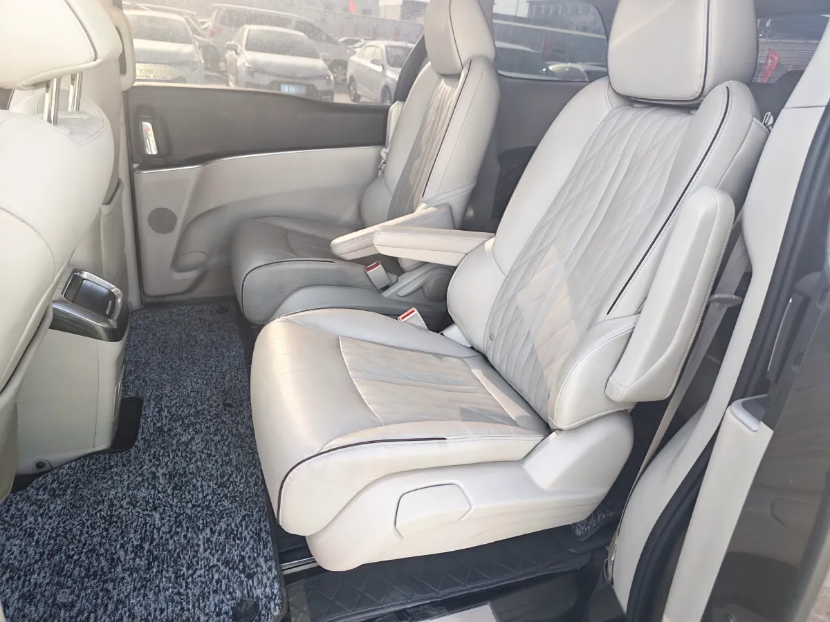 2022 Buick GL8 2.0T 237HP L4 9AT,autocango,china used car exporter,china ev exporter,chinese used car exporter,chinese used ev exporter