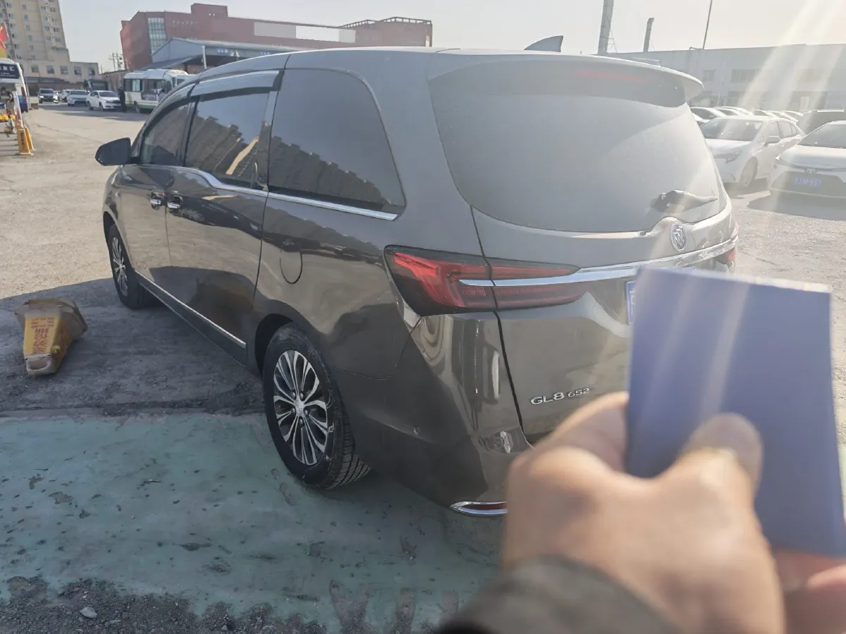 2022 Buick GL8 2.0T 237HP L4 9AT,autocango,china used car exporter,china ev exporter,chinese used car exporter,chinese used ev exporter