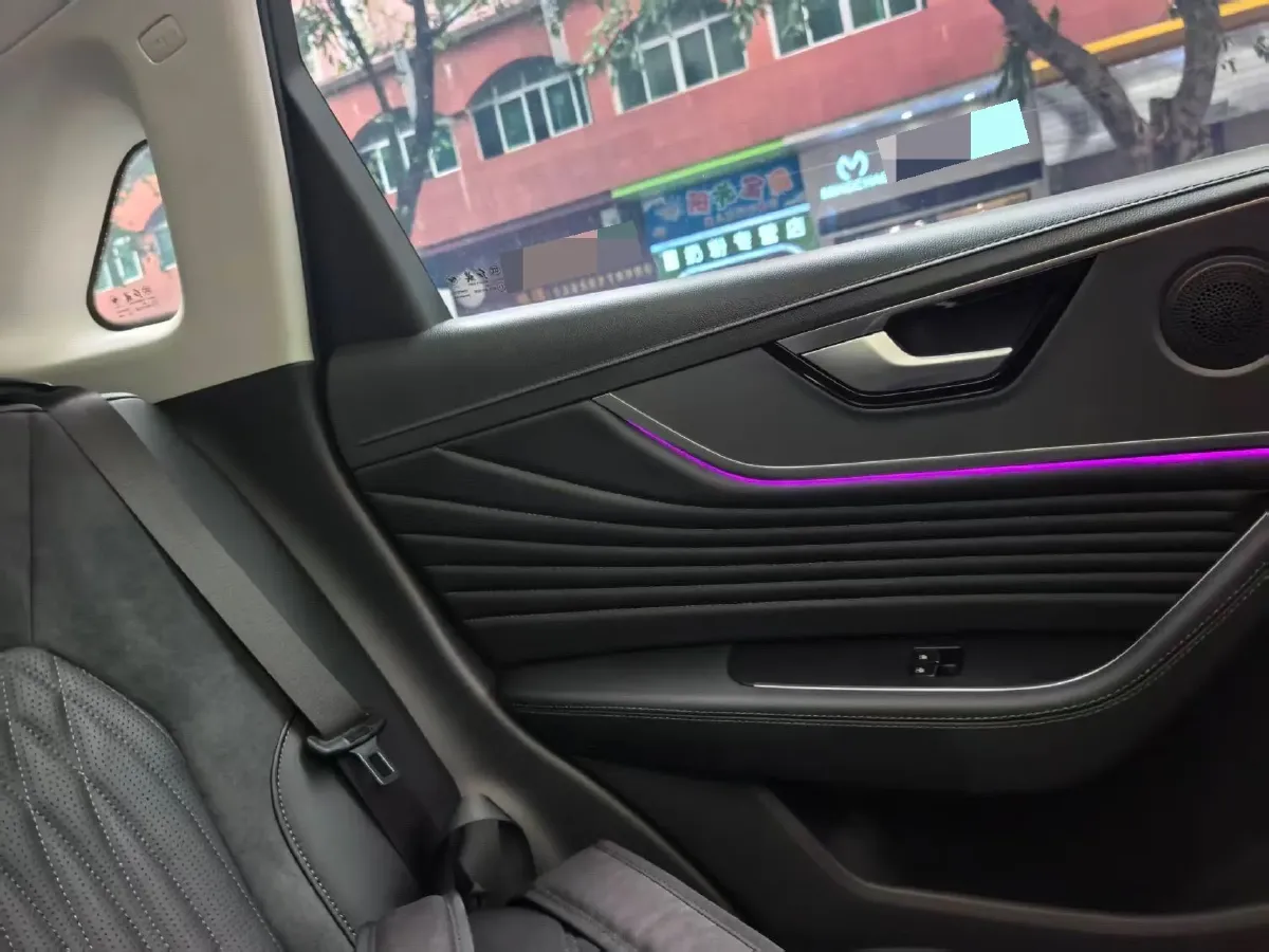 2023 HongQi HS5 2.0T 252HP L4 8AT,autocango,china used car exporter,china ev exporter,chinese used car exporter,chinese used ev exporter