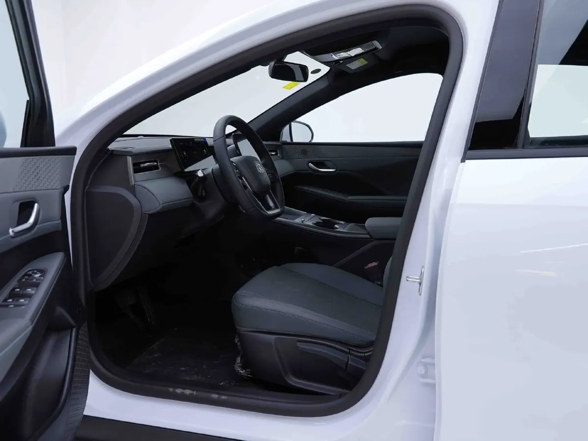 2025 BYD Qin Plus 1.5L 101HP L4 E-CVT PHEV,autocango,china used car exporter,china ev exporter,chinese used car exporter,chinese used ev exporter