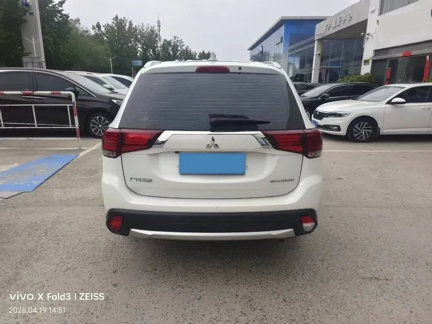 2018 Mitsubishi Outlander 2.0L 166HP L4 CVT,autocango,china used car exporter,china ev exporter,chinese used car exporter,chinese used ev exporter