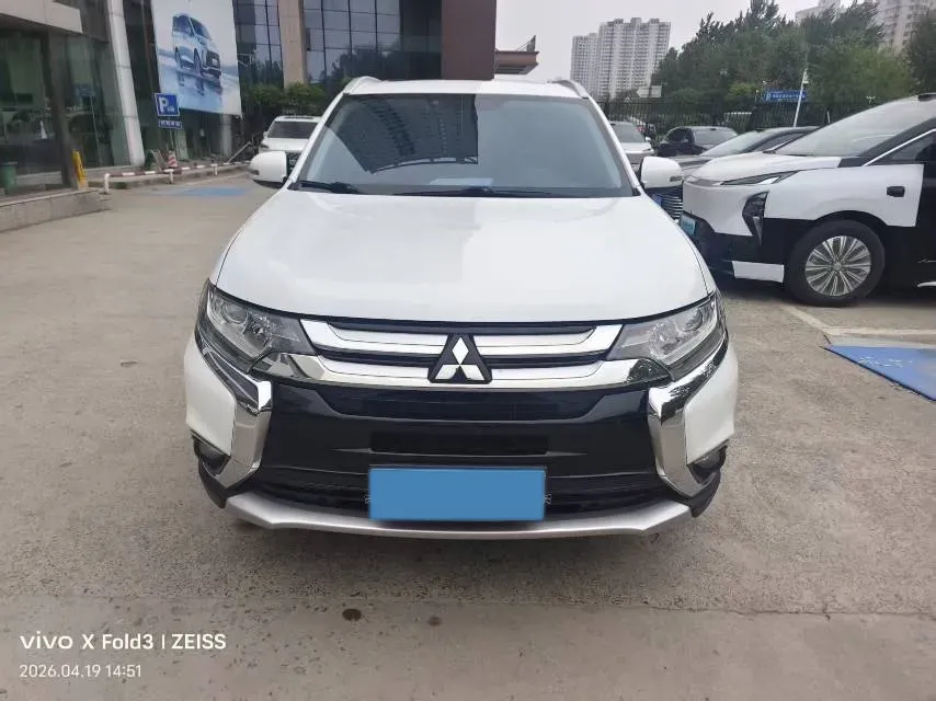 2018 Mitsubishi Outlander 2.0L 166HP L4 CVT,autocango,china used car exporter,china ev exporter,chinese used car exporter,chinese used ev exporter
