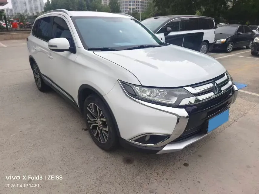 2018 Mitsubishi Outlander 2.0L 166HP L4 CVT,autocango,china used car exporter,china ev exporter,chinese used car exporter,chinese used ev exporter