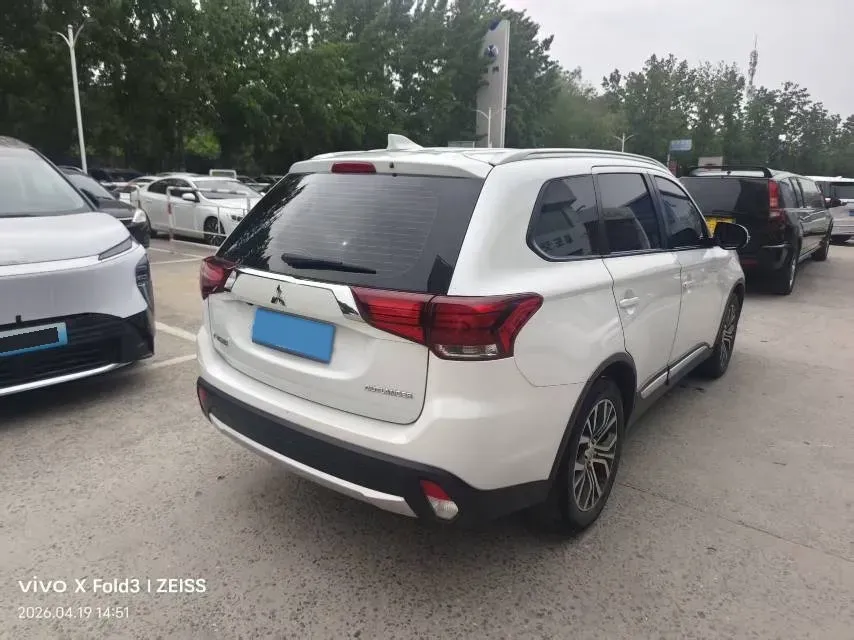 2018 Mitsubishi Outlander 2.0L 166HP L4 CVT,autocango,china used car exporter,china ev exporter,chinese used car exporter,chinese used ev exporter
