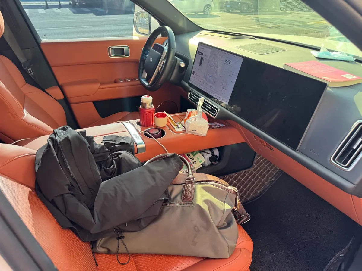 2024 Li L8 Range Extended 154HP REEV 52.3KWH,autocango,china used car exporter,china ev exporter,chinese used car exporter,chinese used ev exporter