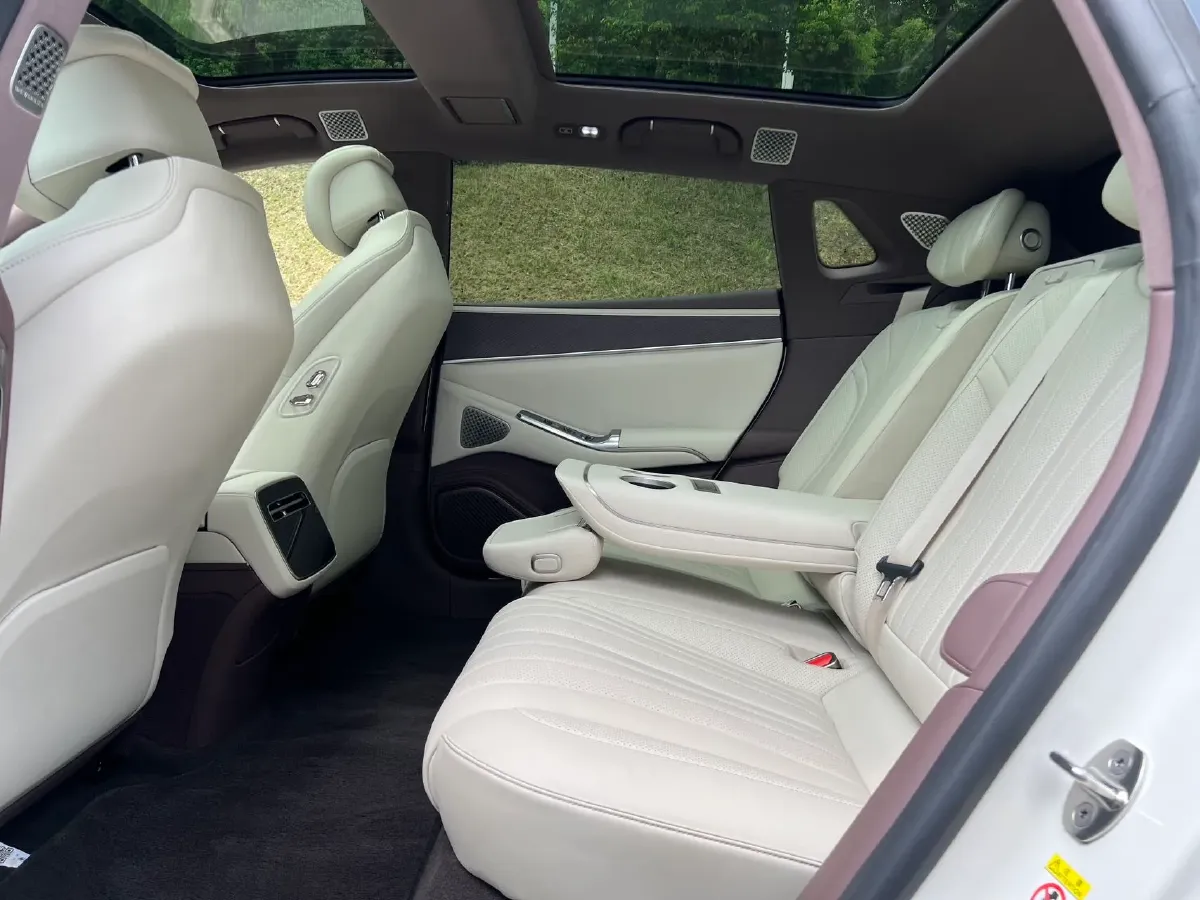 2024 Denza DenzaZ9GT 2.0T 207HP L4 E-CVT PHEV 38.5KWH,autocango,china used car exporter,china ev exporter,chinese used car exporter,chinese used ev exporter