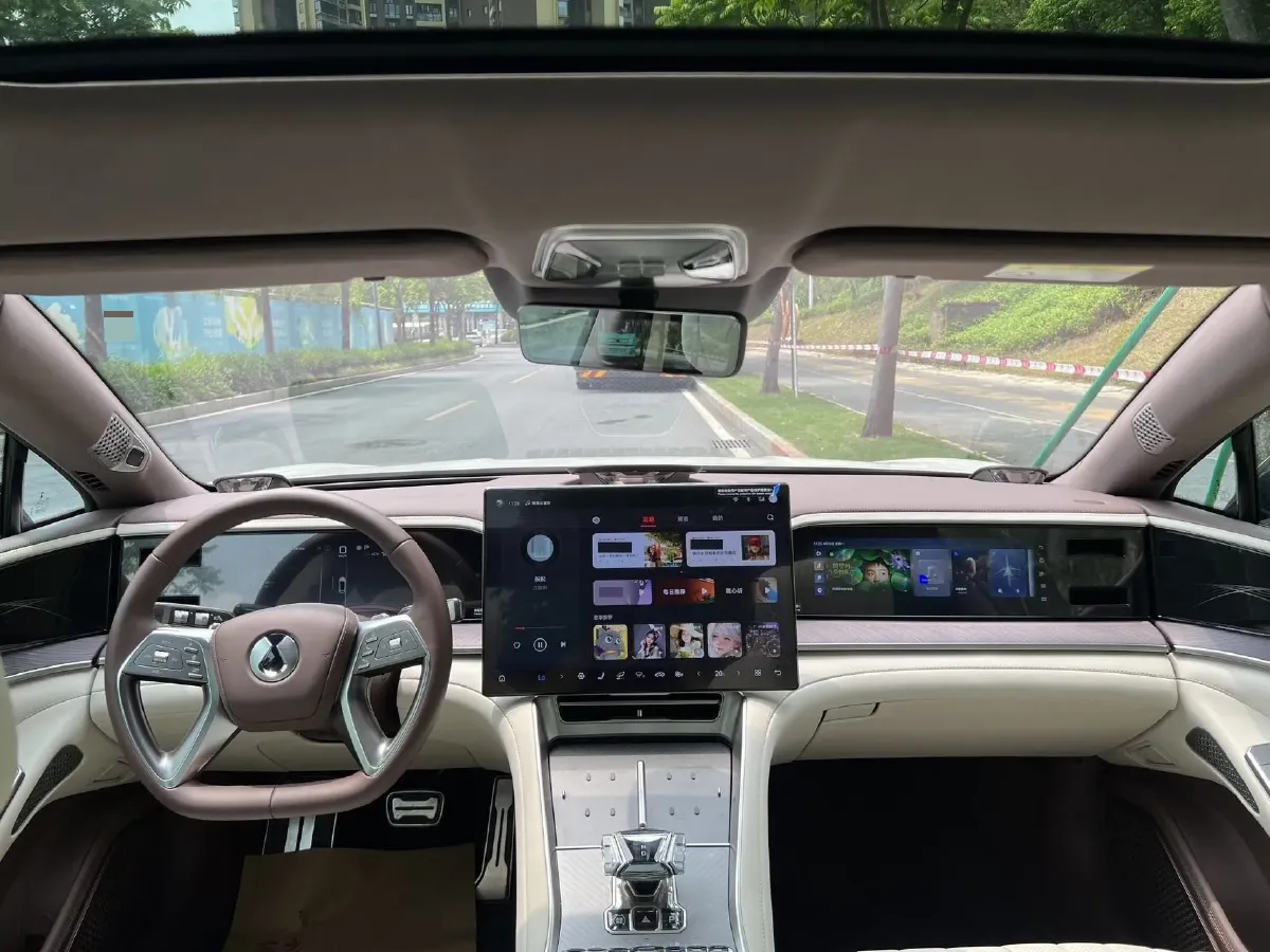 2024 Denza DenzaZ9GT 2.0T 207HP L4 E-CVT PHEV 38.5KWH,autocango,china used car exporter,china ev exporter,chinese used car exporter,chinese used ev exporter