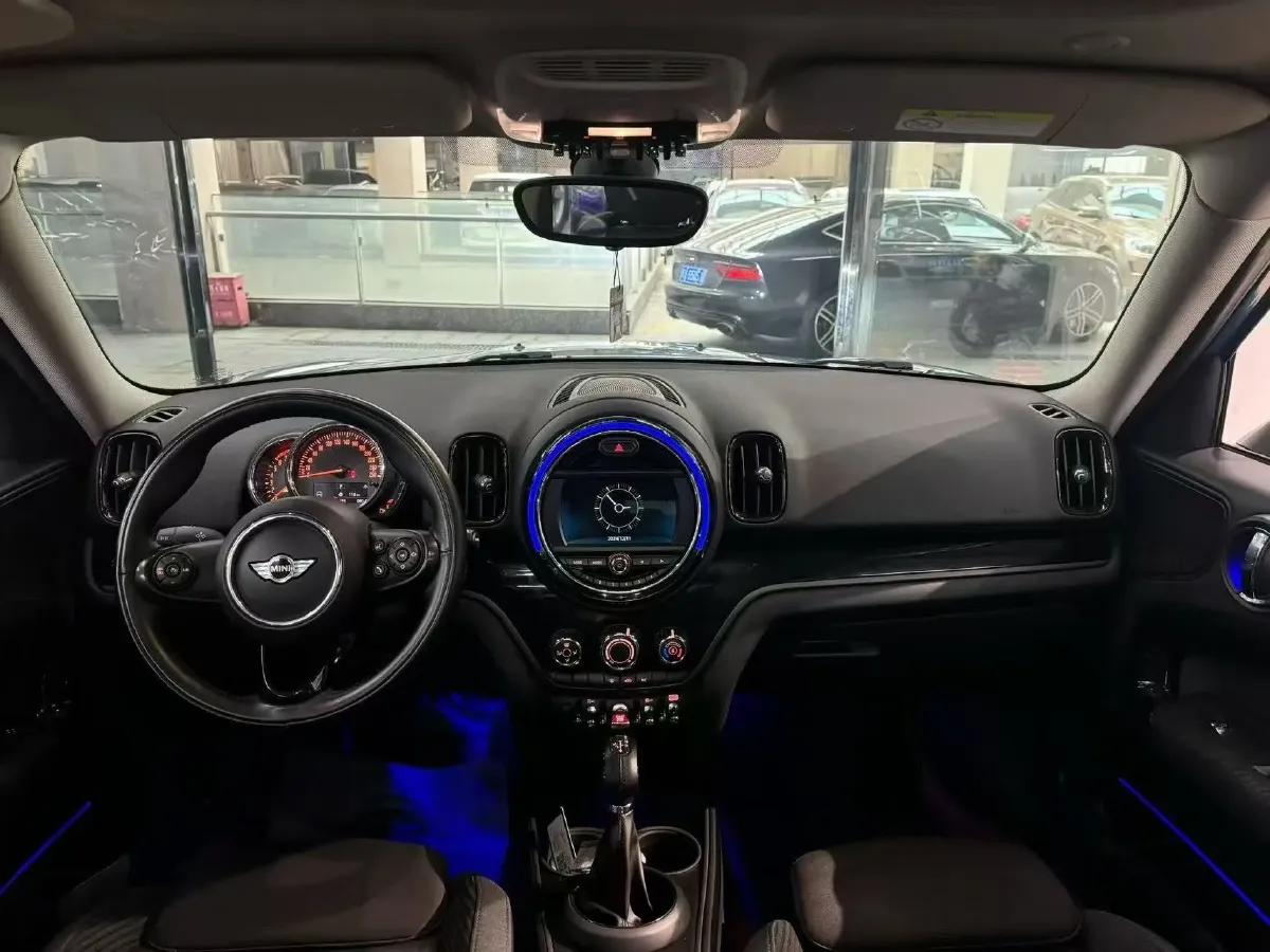 2017 MINI COUNTRYMAN 1.5T 136HP L3 6AT,autocango,china used car exporter,china ev exporter,chinese used car exporter,chinese used ev exporter