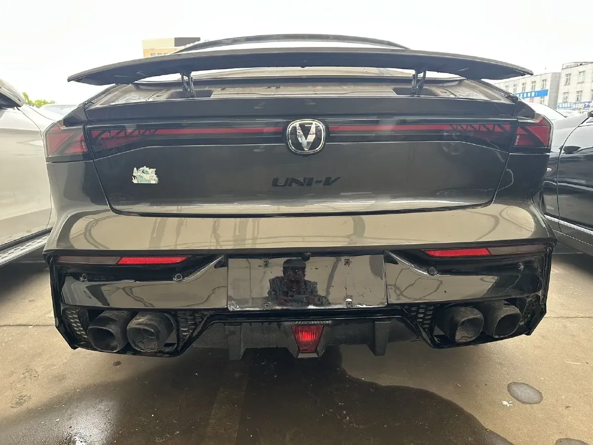 2023 ChangAn UNI-V 1.5T 188HP L4 7DCT,autocango,china used car exporter,china ev exporter,chinese used car exporter,chinese used ev exporter