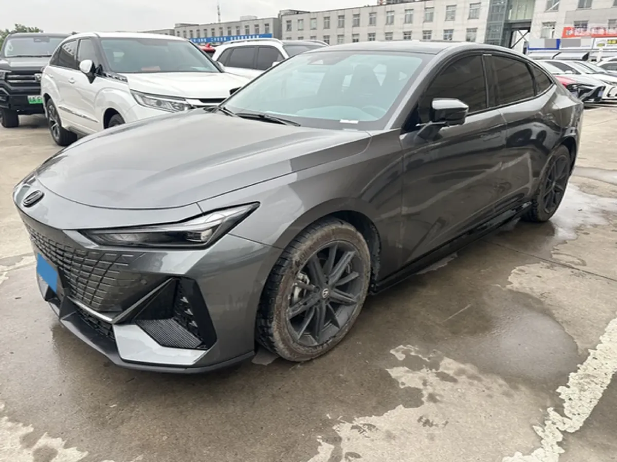 2023 ChangAn UNI-V 1.5T 188HP L4 7DCT,autocango,china used car exporter,china ev exporter,chinese used car exporter,chinese used ev exporter
