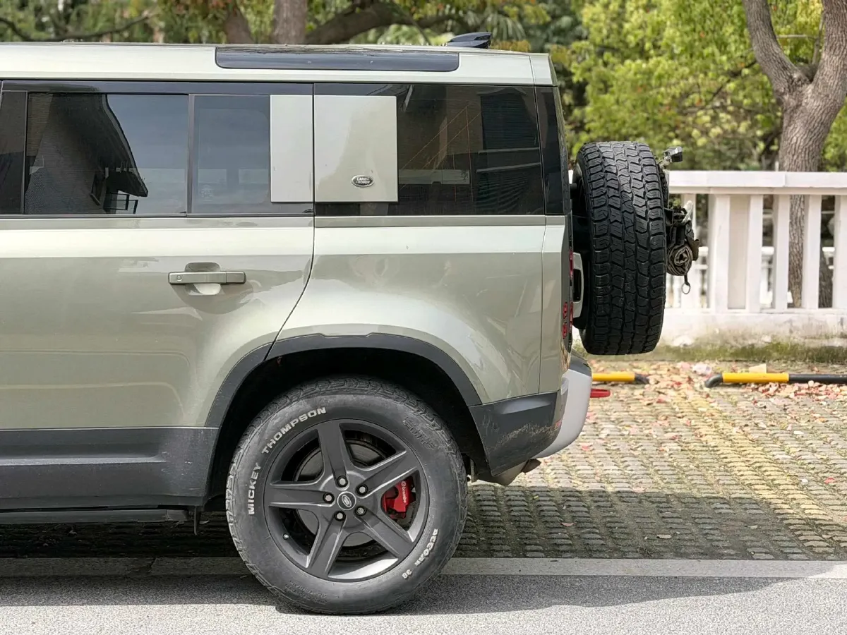 2021 Land Rover Defender 3.0T 400HP L6 8AT,autocango,china used car exporter,china ev exporter,chinese used car exporter,chinese used ev exporter