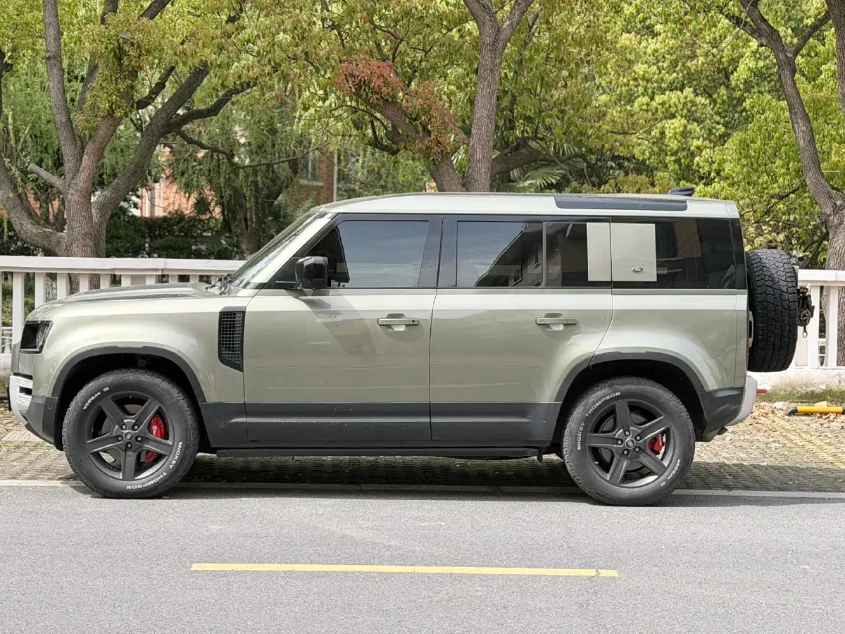2021 Land Rover Defender 3.0T 400HP L6 8AT,autocango,china used car exporter,china ev exporter,chinese used car exporter,chinese used ev exporter