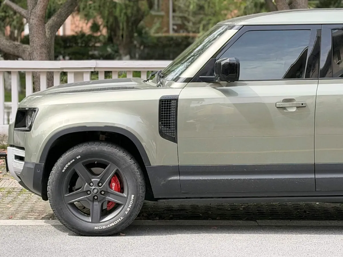 2021 Land Rover Defender 3.0T 400HP L6 8AT,autocango,china used car exporter,china ev exporter,chinese used car exporter,chinese used ev exporter