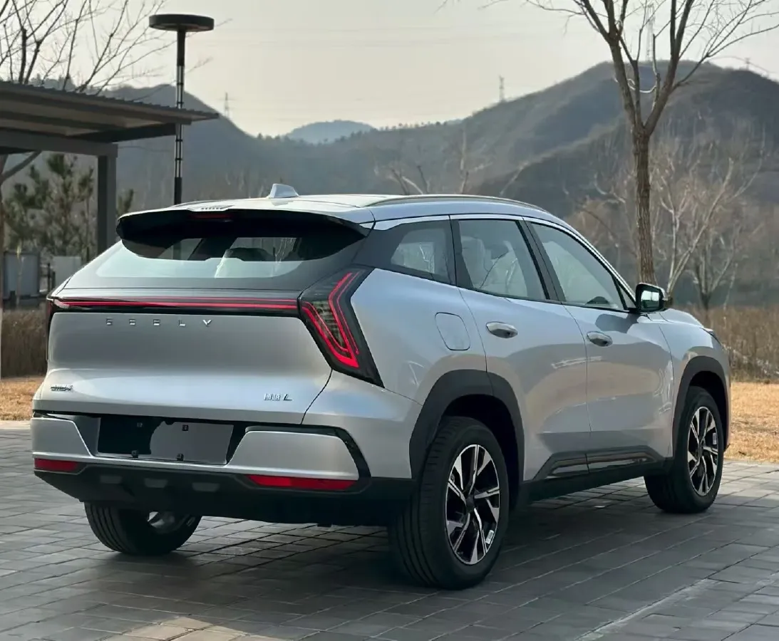 2025 Geely StarRay 1.5T 181HP L4 7DCT,autocango,china used car exporter,china ev exporter,chinese used car exporter,chinese used ev exporter