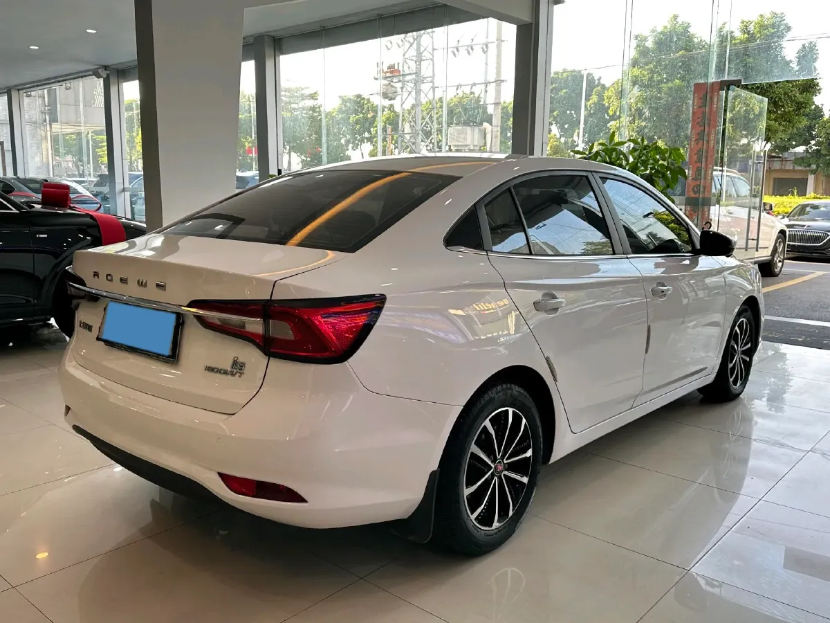 2020 Roewe i5 1.5L 120HP L4 CVT,autocango,china used car exporter,china ev exporter,chinese used car exporter,chinese used ev exporter