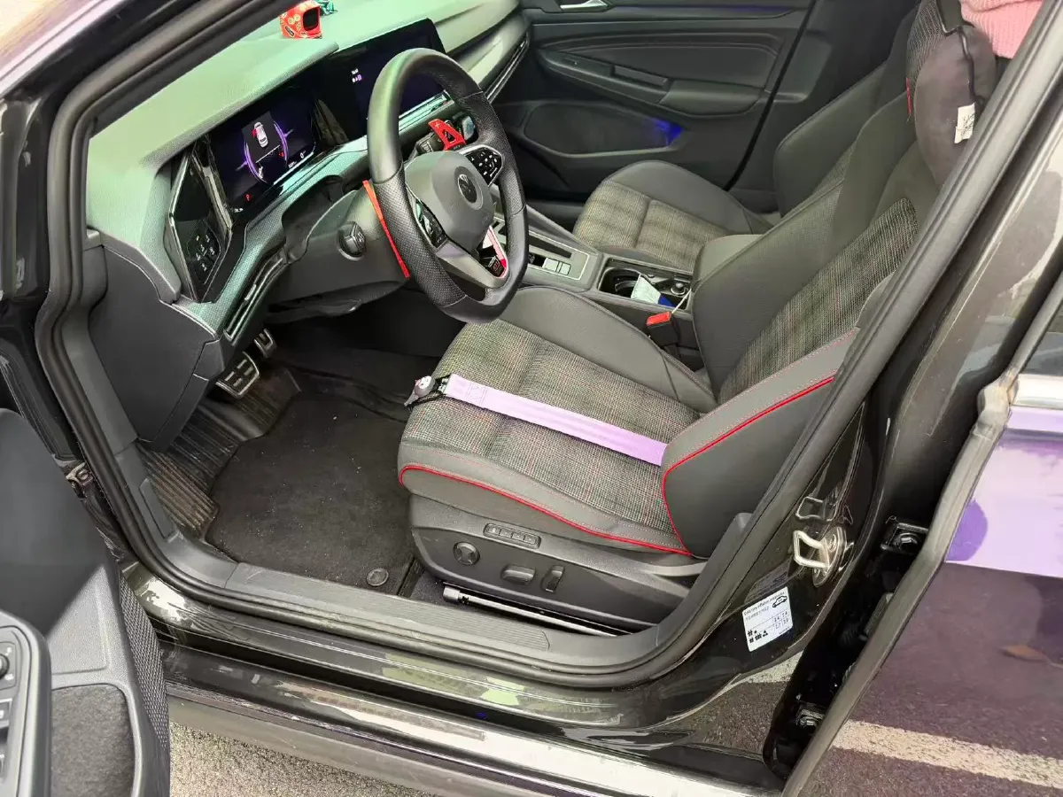 2021 Volkswagen GolfGTI 2.0T 220HP L4 7DCT,autocango,china used car exporter,china ev exporter,chinese used car exporter,chinese used ev exporter