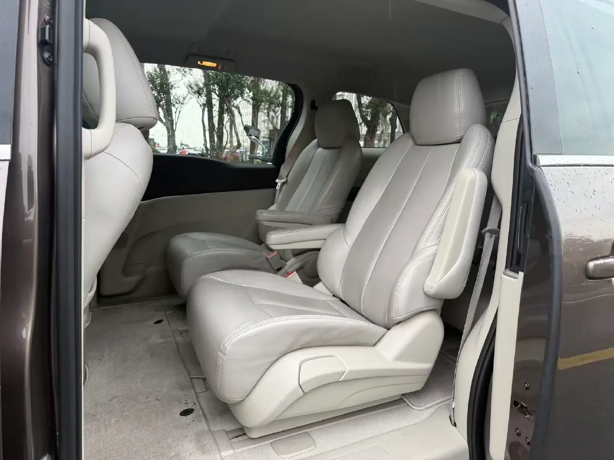 2023 Buick GL8 2.0T 237HP L4 9AT,autocango,china used car exporter,china ev exporter,chinese used car exporter,chinese used ev exporter