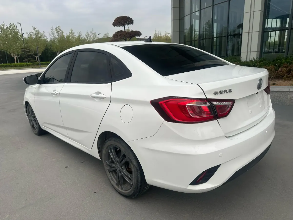 2019 ChangAn Eado DT 1.6L 125HP L4 5MT,autocango,china used car exporter,china ev exporter,chinese used car exporter,chinese used ev exporter