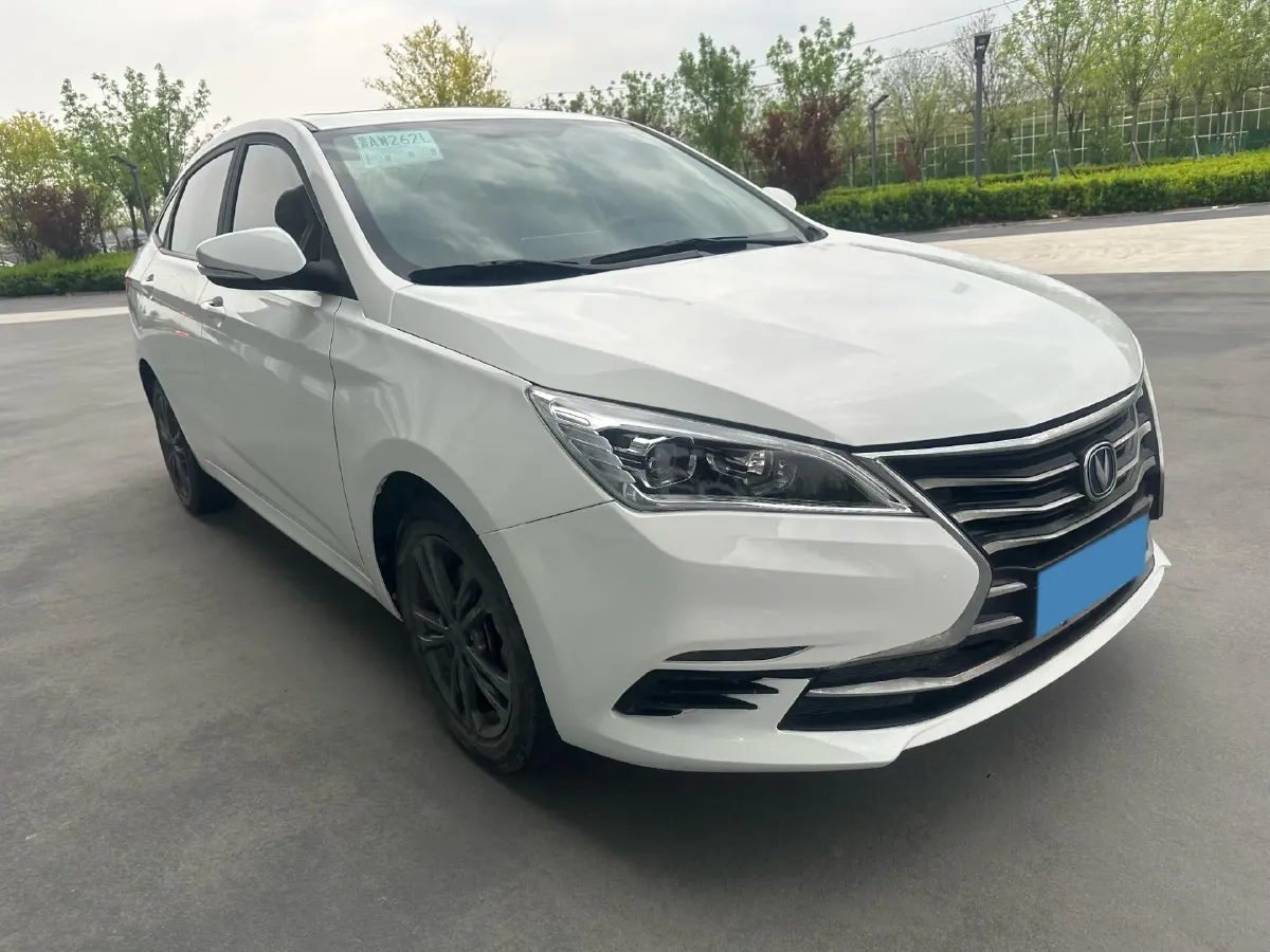 2019 ChangAn Eado DT 1.6L 125HP L4 5MT,autocango,china used car exporter,china ev exporter,chinese used car exporter,chinese used ev exporter