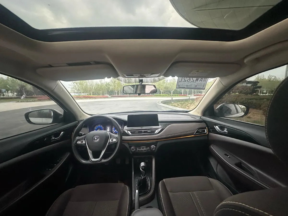 2019 ChangAn Eado DT 1.6L 125HP L4 5MT,autocango,china used car exporter,china ev exporter,chinese used car exporter,chinese used ev exporter