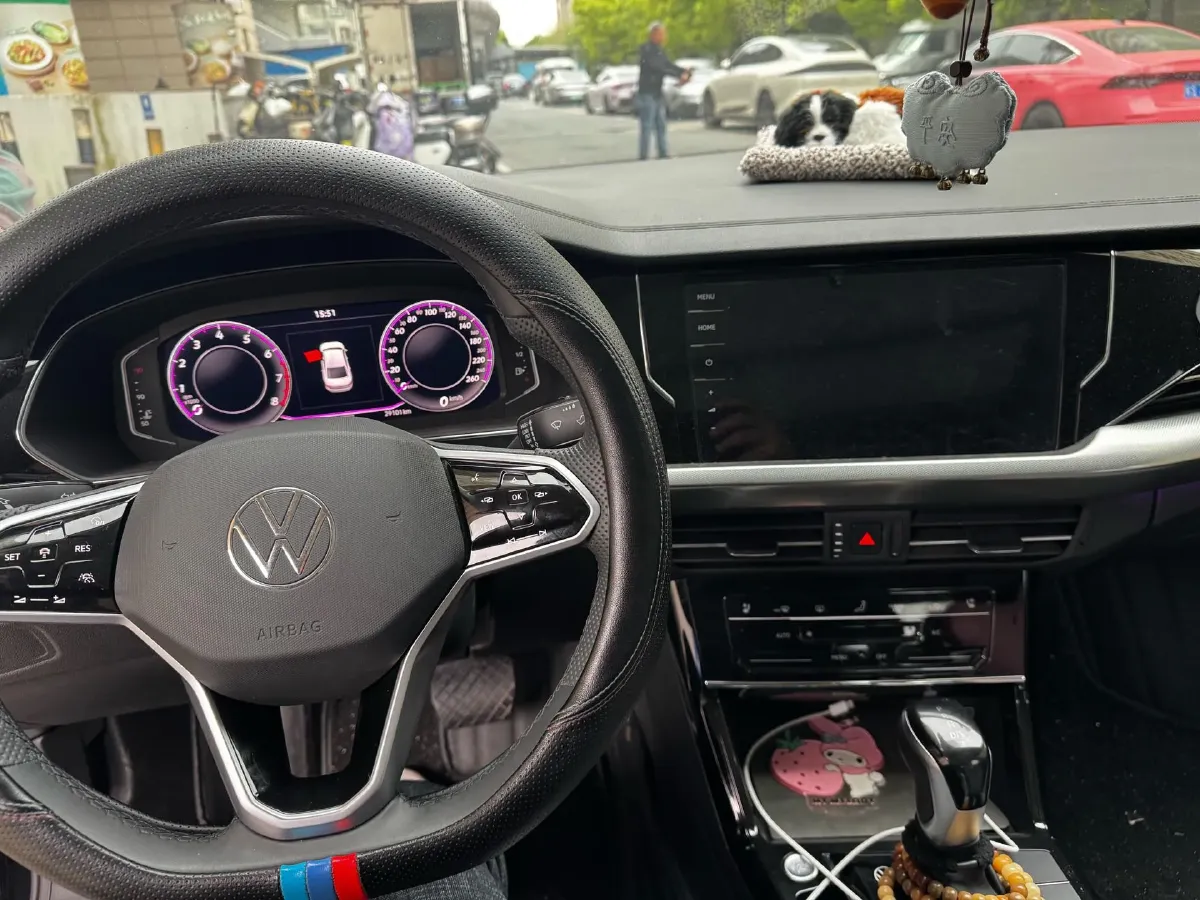 2024 Volkswagen Passat 2.0T 220HP L4 7DCT,autocango,china used car exporter,china ev exporter,chinese used car exporter,chinese used ev exporter